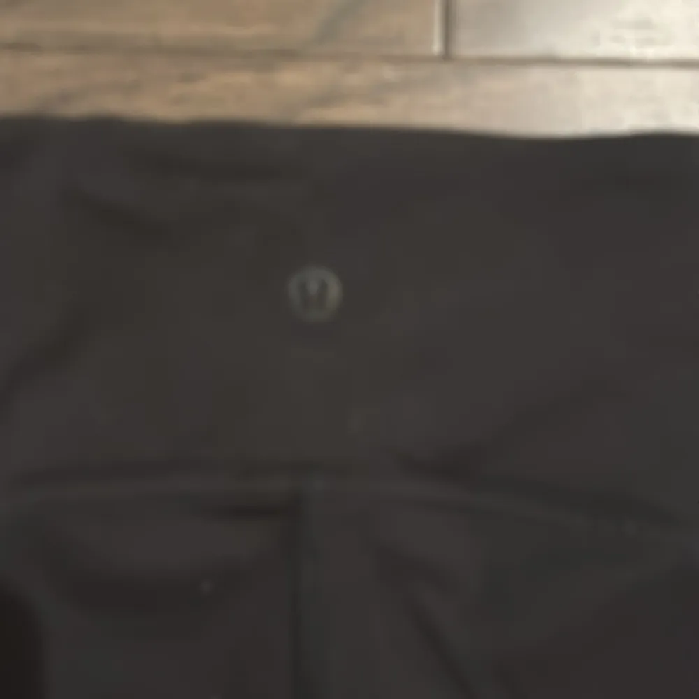 Lululemon Black Instill High-Rise Tight 25” Sz 10 - Image 10