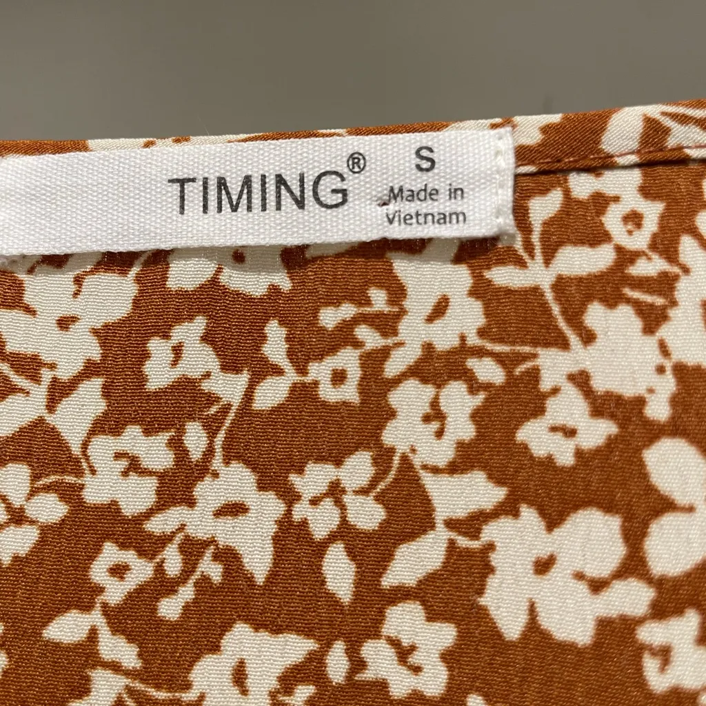 LIKE NEW Timing Rust Orange & White Floral Print Long-Sleeve Crop Blouse - S - Image 10