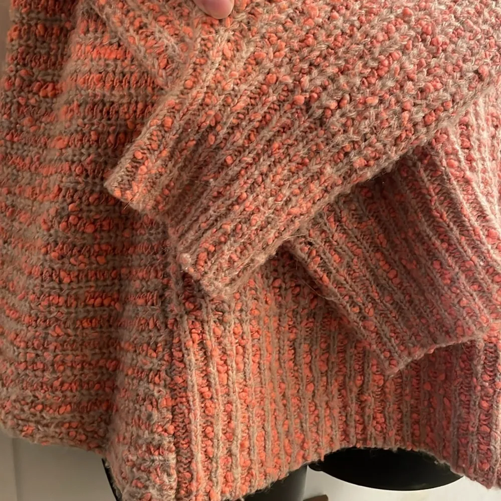 MOTH/ANTHROPOLOGY,‎  WOMEN’S MEDIUM SWEATER. SIDE ZIP HEAVYWEIGHT V-NECK EUC - Image 4