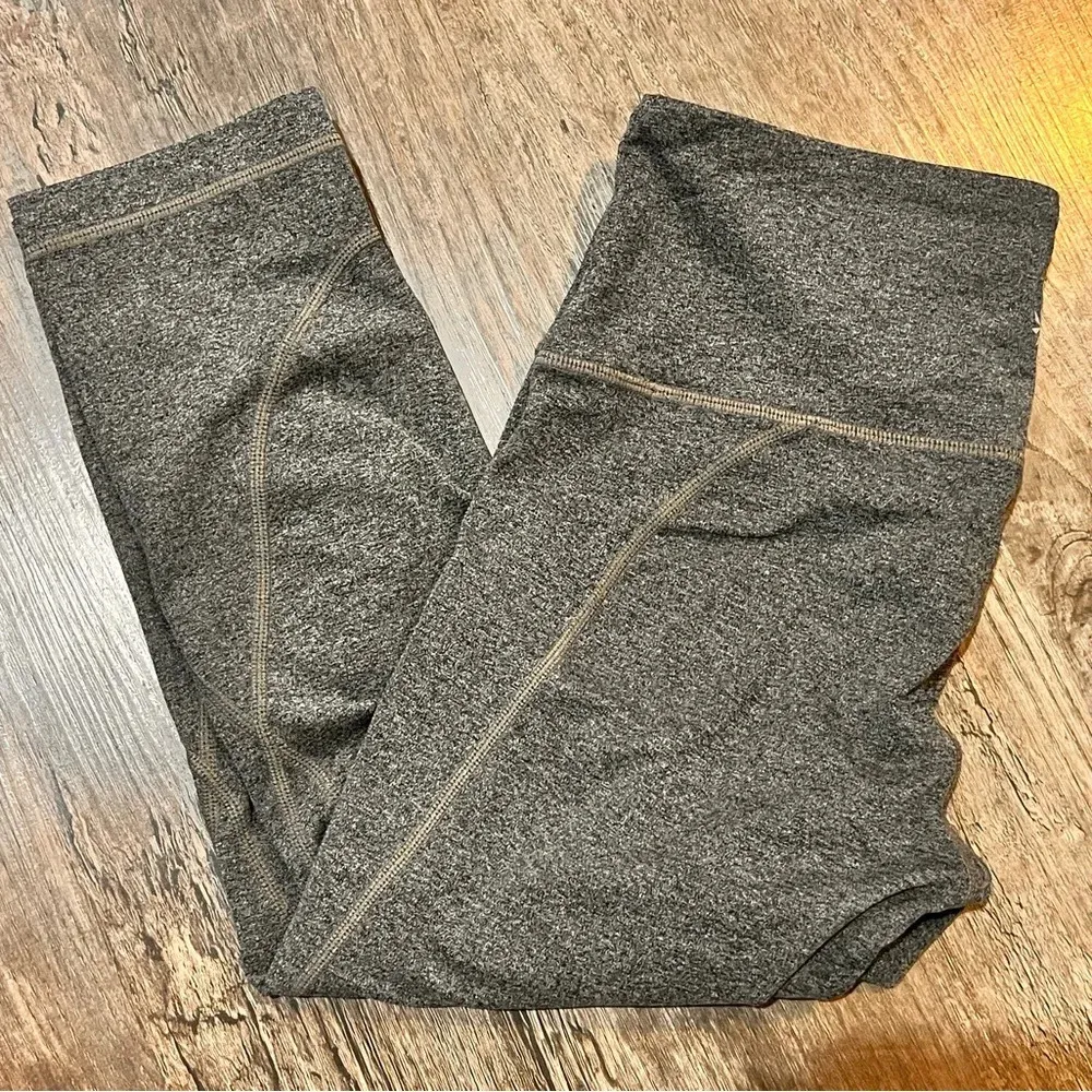 Athleta FINAL PRICE  Salutation Capri Heather Gray Leggings - Image 6