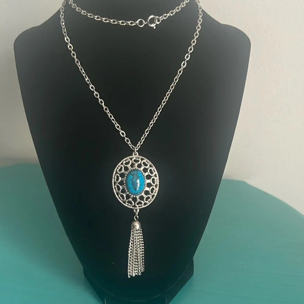 Southwestern Turquoise Dyed Howlite Silver Tone Tassel Filigree Pendant Necklace - Image 8