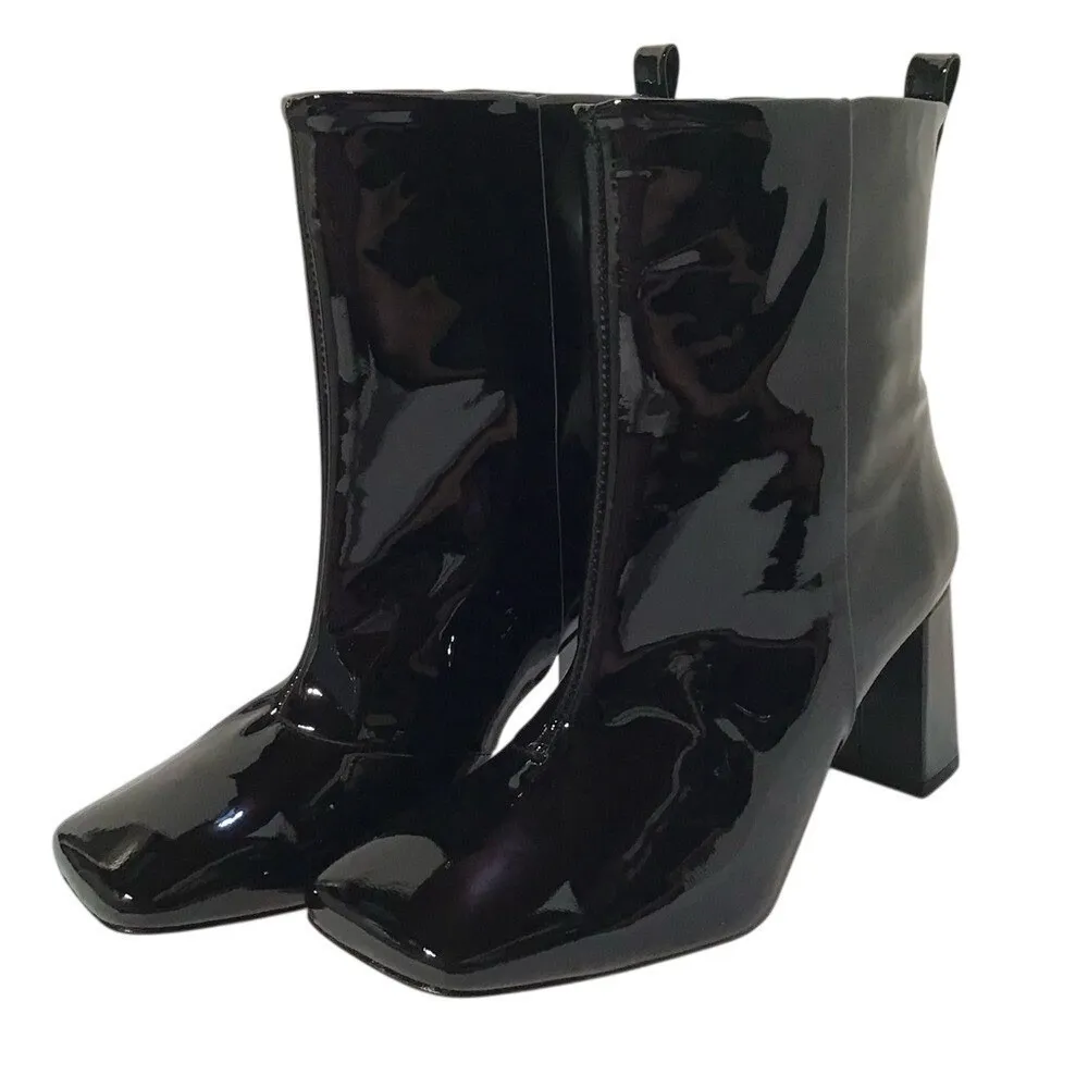 Good American Women's Patent Leather Block Heel Boots Black Size 5 | Modern Chic - Image 2