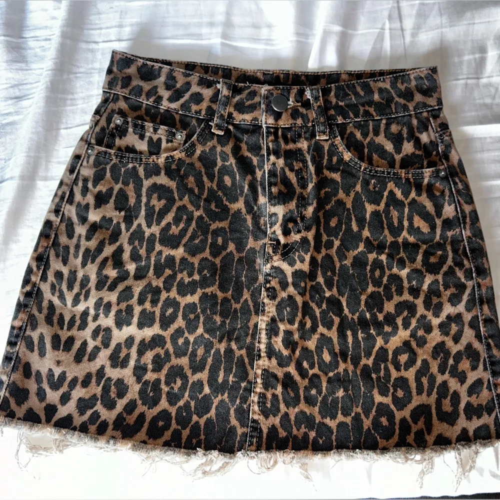 Zara : Leopard Print Skirt - Image 3