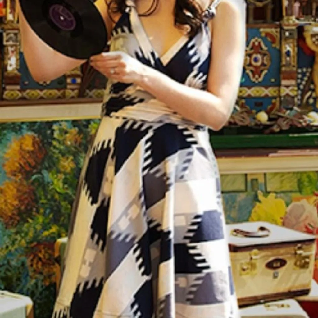 Marc by Marc Jacobs 8 Gray Ikat Abstract Print Wrap Midi Dress - Image 1