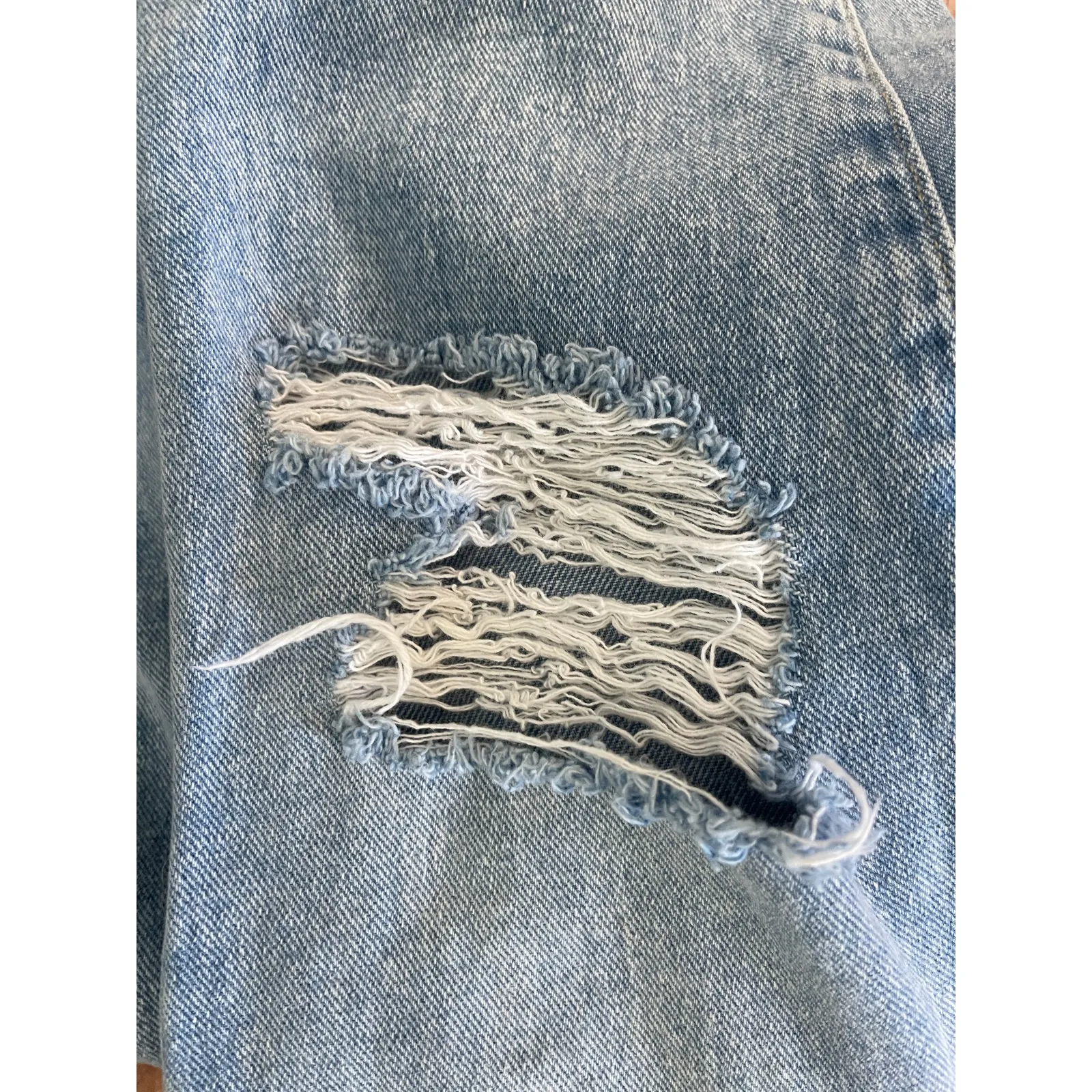 PacSun Distressed Mom Jeans Light Blue Denim - Image 8
