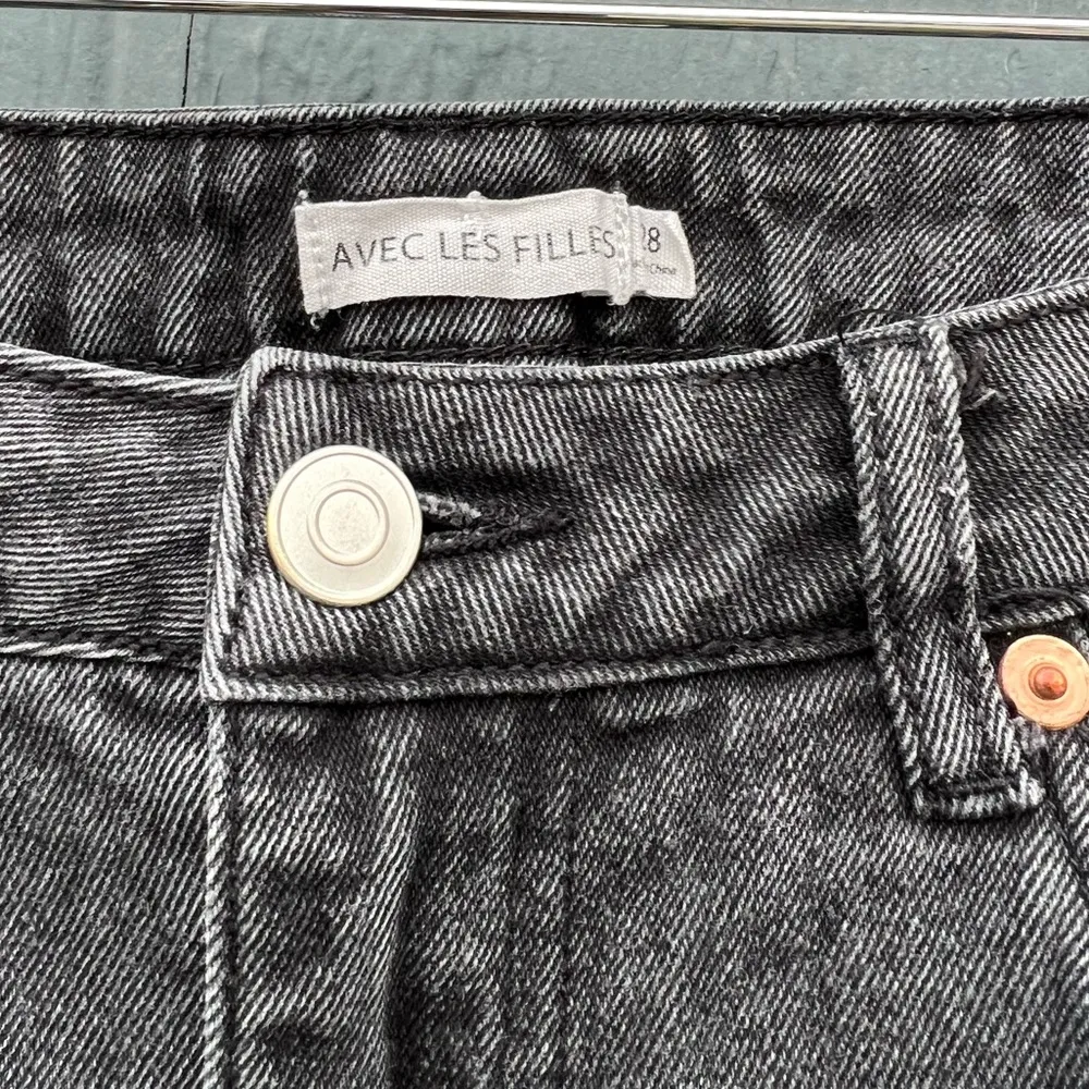 Avec Les Filles Straight Mom Jeans Distressed Washed Black Size 28 - Image 10