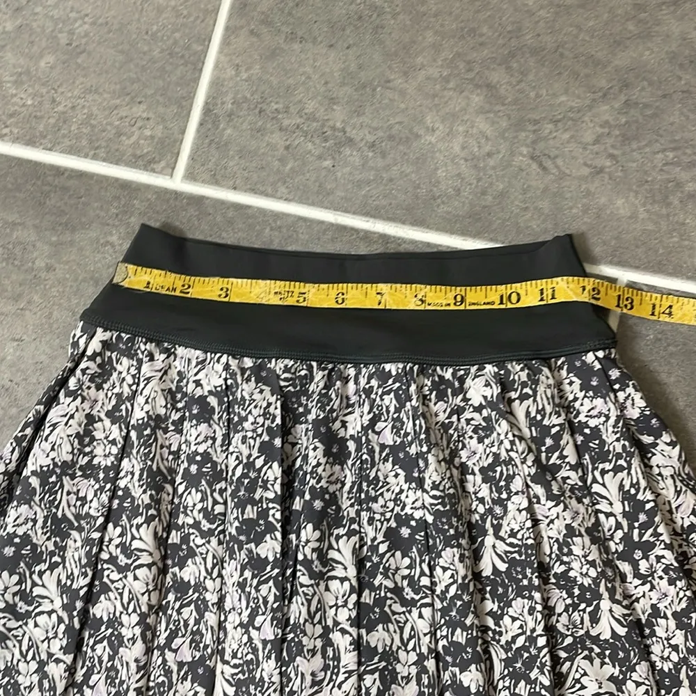 Offline By Aerie Real Me Floral Pleated Tennis Skirt size Small - Image 4