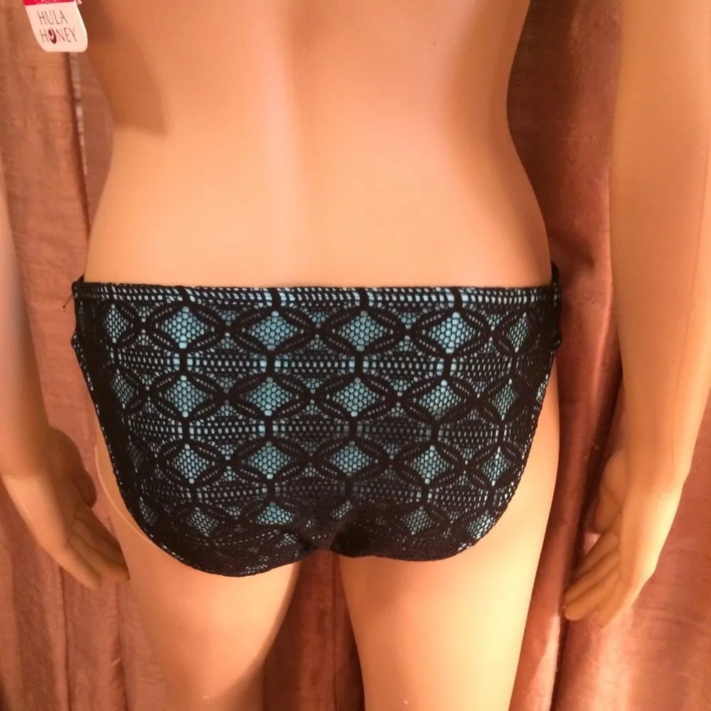 Hula Honey Women's Black Knit Lace Strappy Bikini Powder Blue Lined Size M-NWT - Image 6