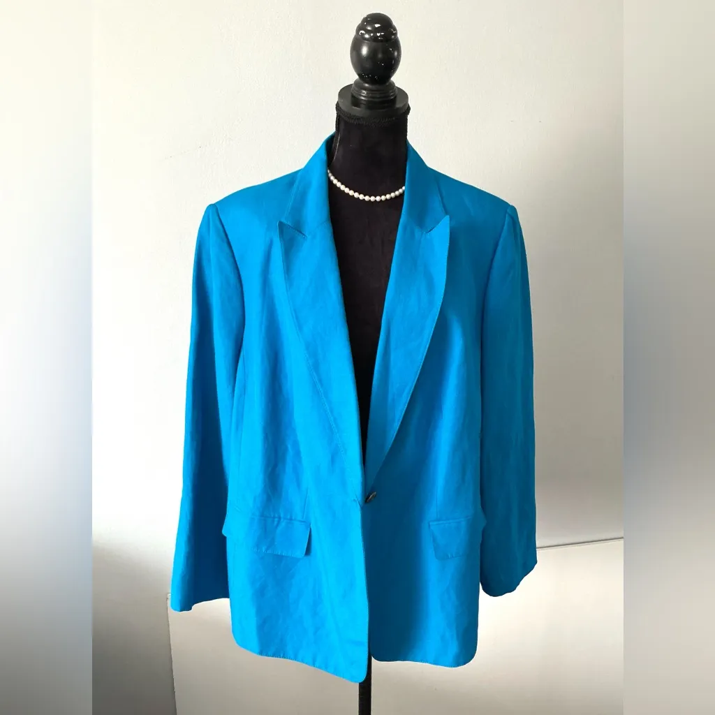 TAHARI Linen blend blazer 💙💙PLUS size 💙 - Image 3