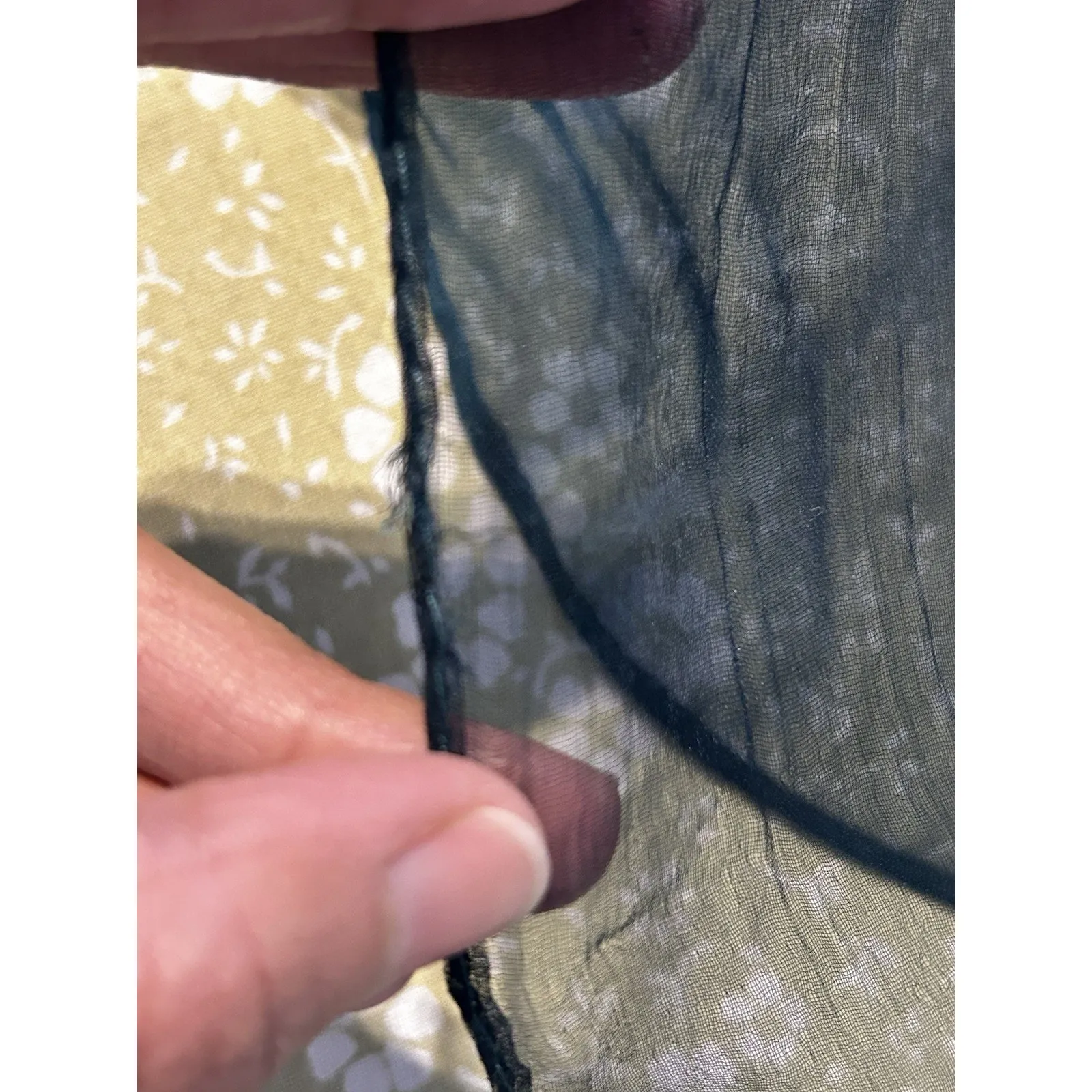 Elegant Multicolor Ombre 100% Silk Scarf in Dark Blue, Pink, and Fuchsia Pink - Image 5