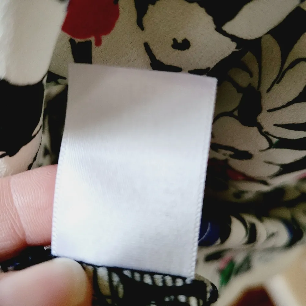 Talbots floral scoopneck blouse size mp - Image 8