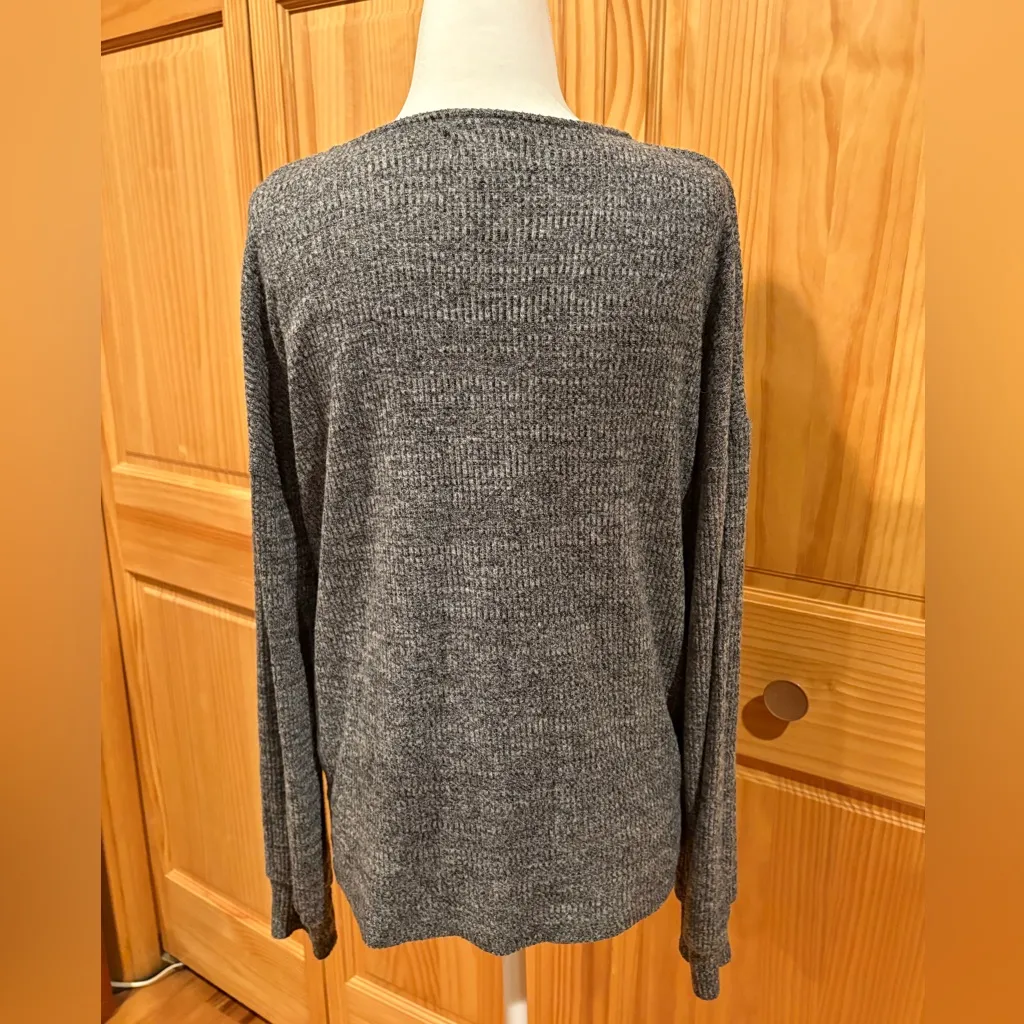 Lucky Brand grey V-neck, long-sleeved, "cloud knit"/"brushed knit" tunic Wmns M - Image 2