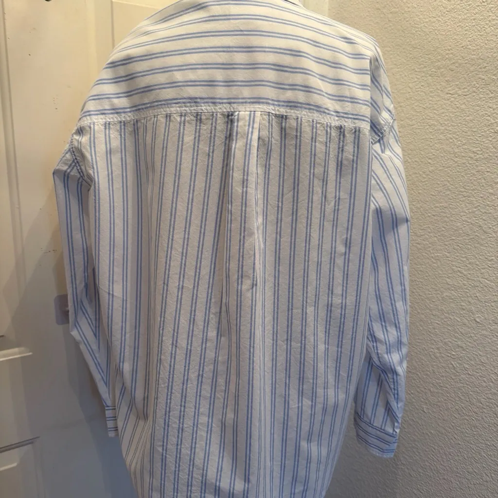 Universal Thread women’s Light Blue and White Striped Shirt - Image 2