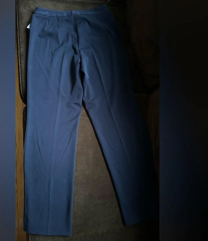 Liz Claiborne Audra Dark Navy Blue Mid Rise. Pleated In Front & Back Sz 6. - Image 2