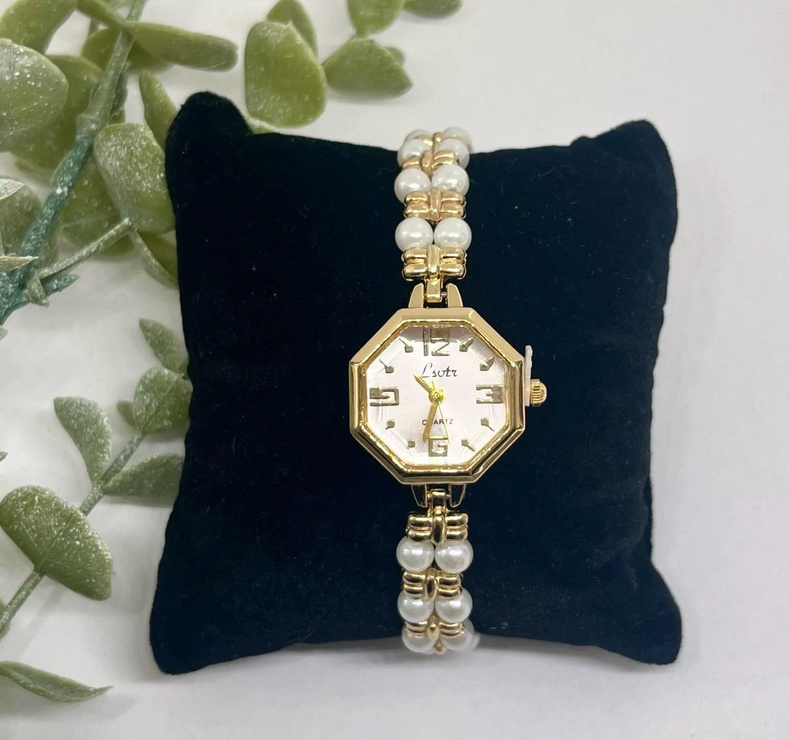 Vintage style gold tone pearl watch - Image 2