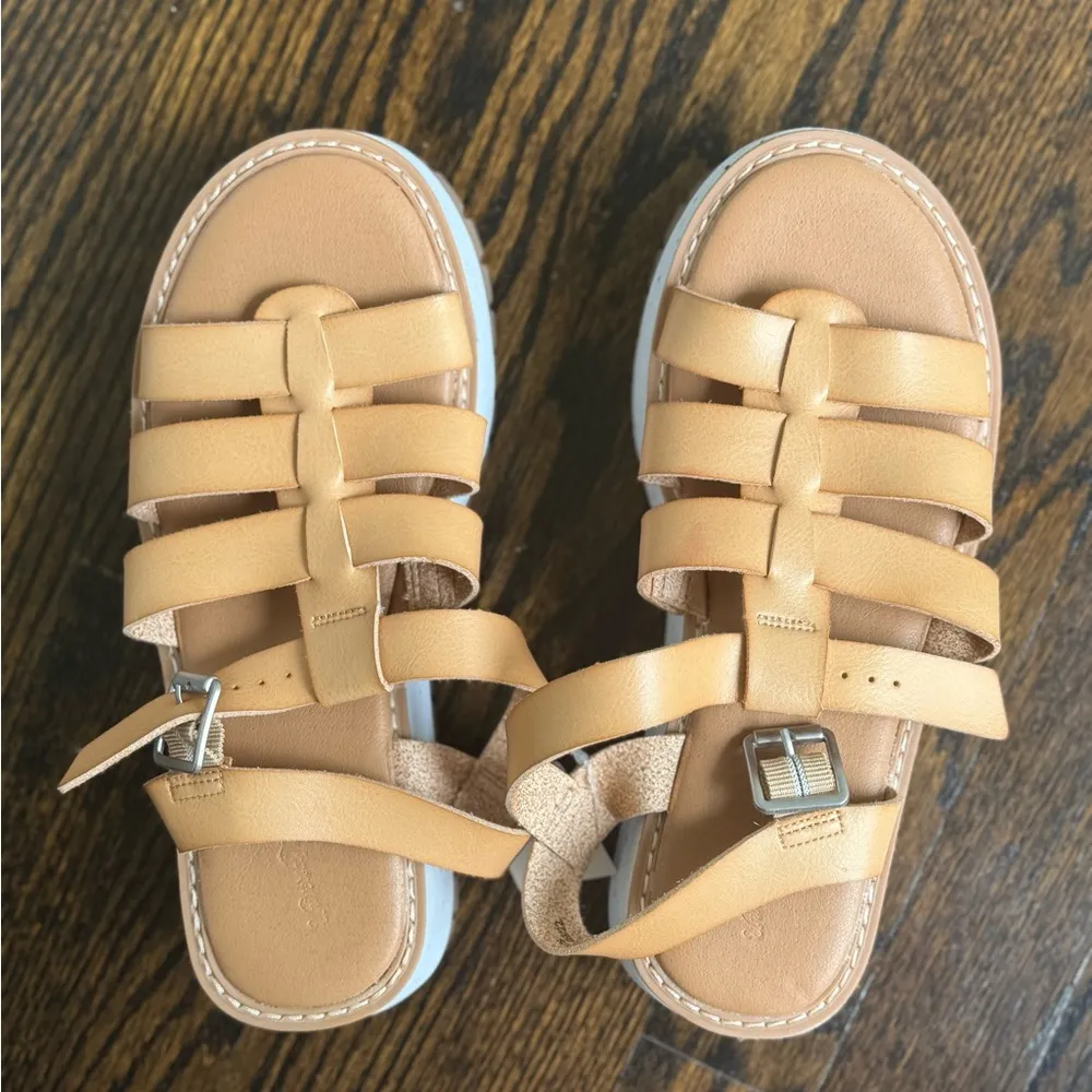 Universal Thread Tan Strappy Sandals - Image 3