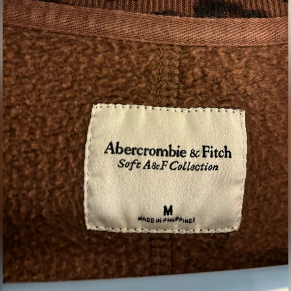 Abercrombie & Fitch Leopard Print Crewneck - Image 3