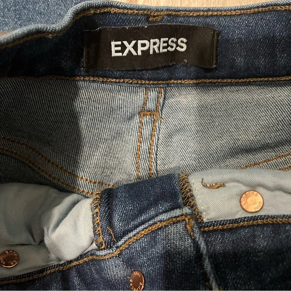 Express Slim Ankle Super High Rise Distressed Chewed Hem Jeans, Sz 2 - Image 13