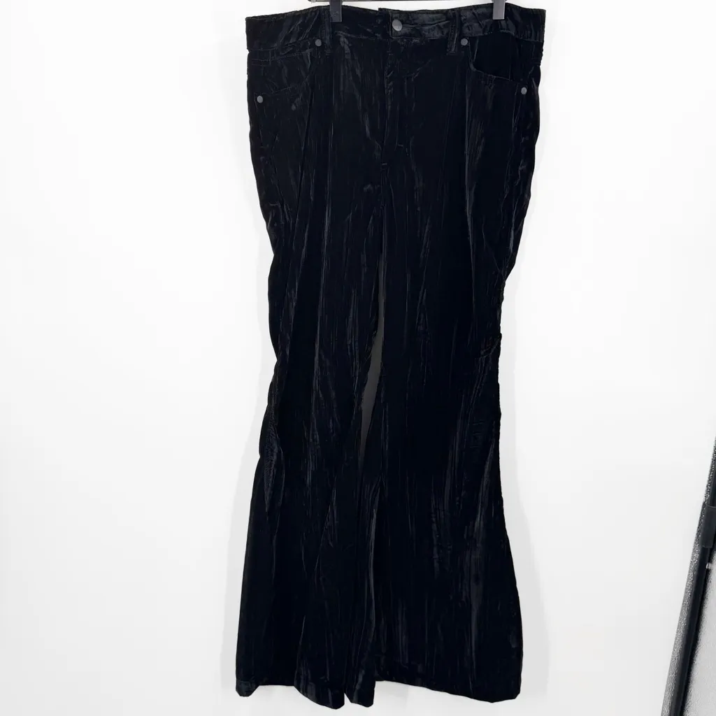 Wrangler Retro High Rise Velvet Trumpet Flare Pant - Image 3