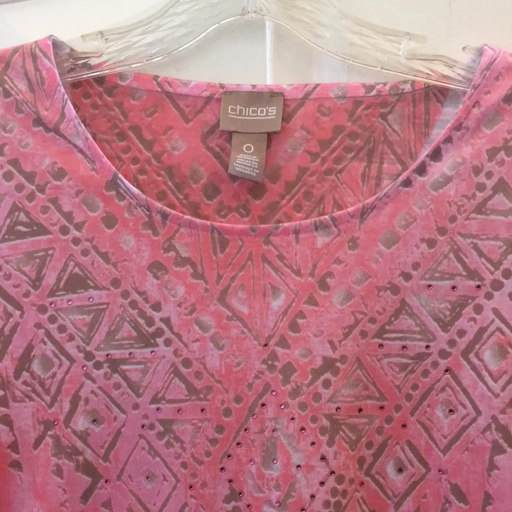 FINAL MARKDOWN Ladies’ Chico’s Top 0 S 4 - Image 2