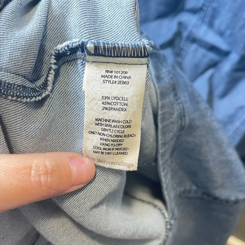 Soft Surroundings Women's Chambray Button Up Sleeveless Denim Dress Size Med - Image 4