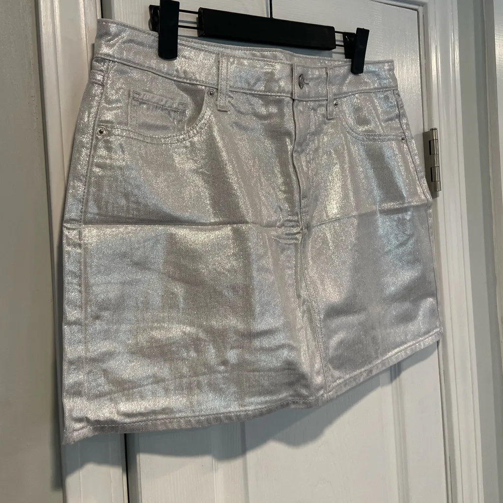 NWT Old Navy Size 12 Silver Shine Metallic Zip Stretch Denim A Line Mini Skirt - Image 4