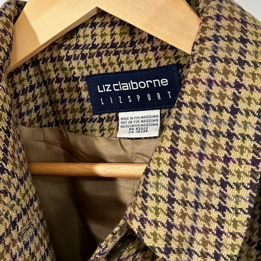90’s Liz Claiborne LambsWool Blend Belted Jacket
Size 14 Liz sport - Image 3