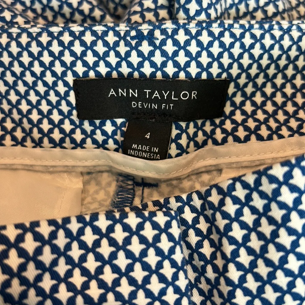 3/$15 ANN TAYLOR Devin fit shorts - Image 4