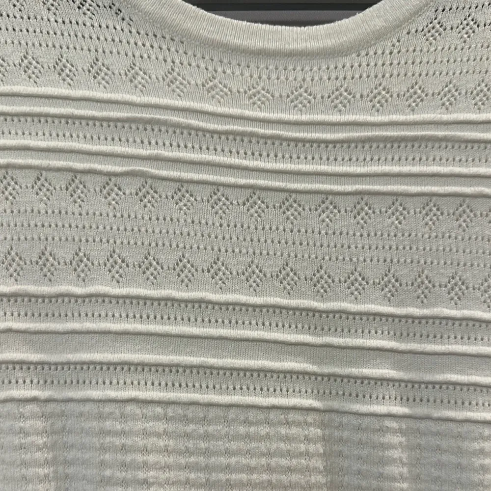 White Textured Women's Top EUC - Image 3