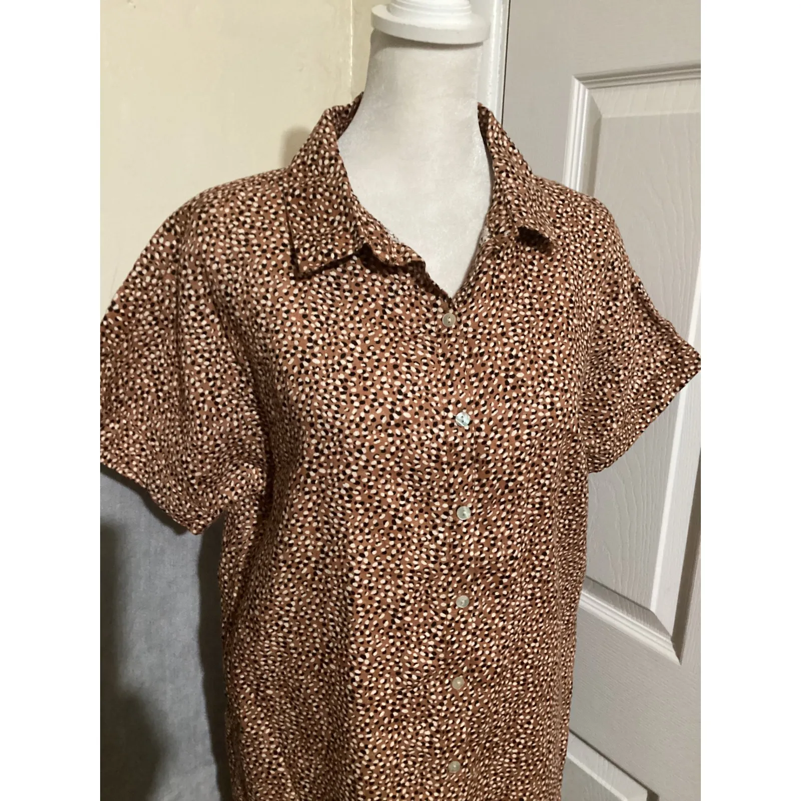 Tahari Linen Shirt Dress Leopard Print Button Front Short Sleeve Women's M - Image 2