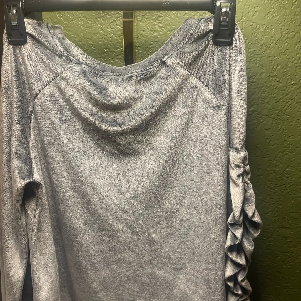 Cupio Heather Gray Knit Top - Image 8