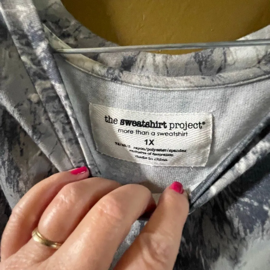 The sweatshirt project size 1X ruched drawstring sides. - Image 3