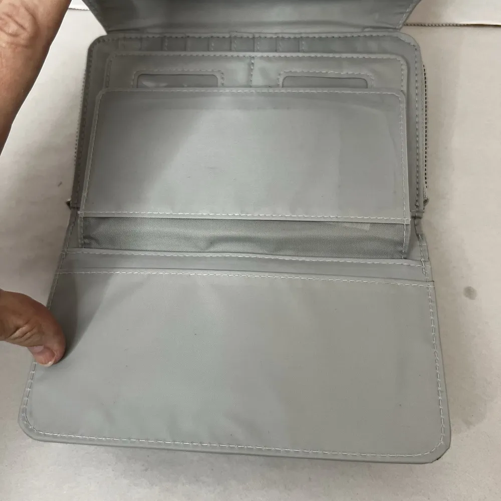 Safekeeper Trifold Wallet w/zipper coin holder - Image 5