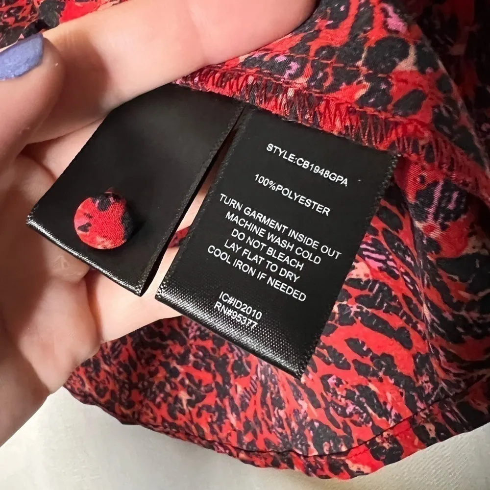 Sanctuary Red and Black V Neck Harmony Blouse in Surreal XS - Image 9