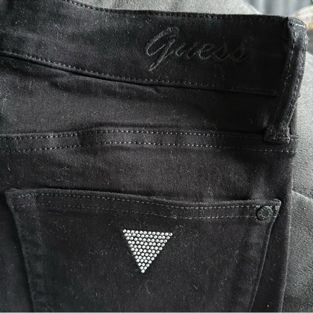 GUESS Black High Rise Jeans with Silver G Logo - Image 9