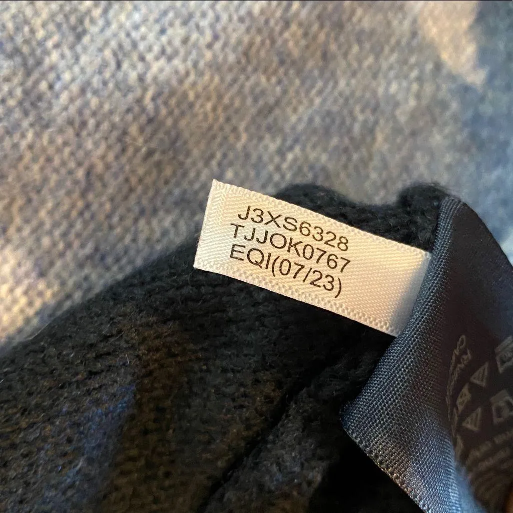 Tommy Hilfiger 2023 Fair isle Knit Crew Sweater Pale Blue Navy Hearts Size LARGE - Image 6