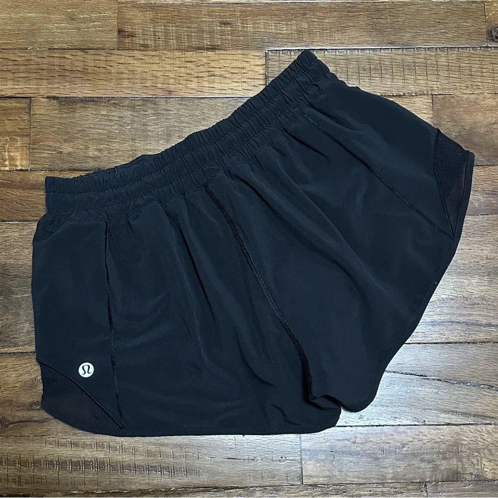 Lululemon Hotty Hot Short II *2.5" Size 6 - Image 5