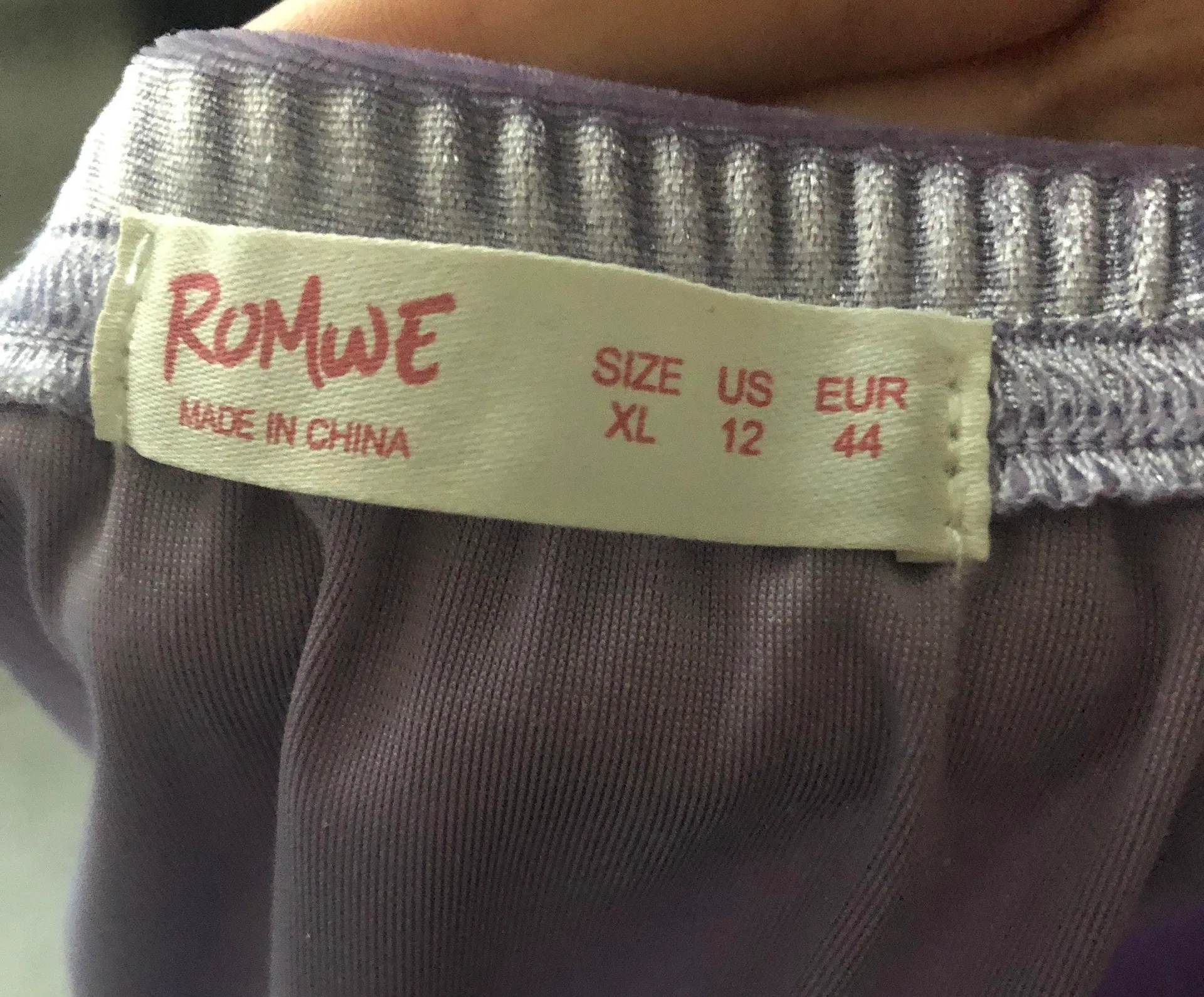 Romwe Velvet Crop Top - Image 3