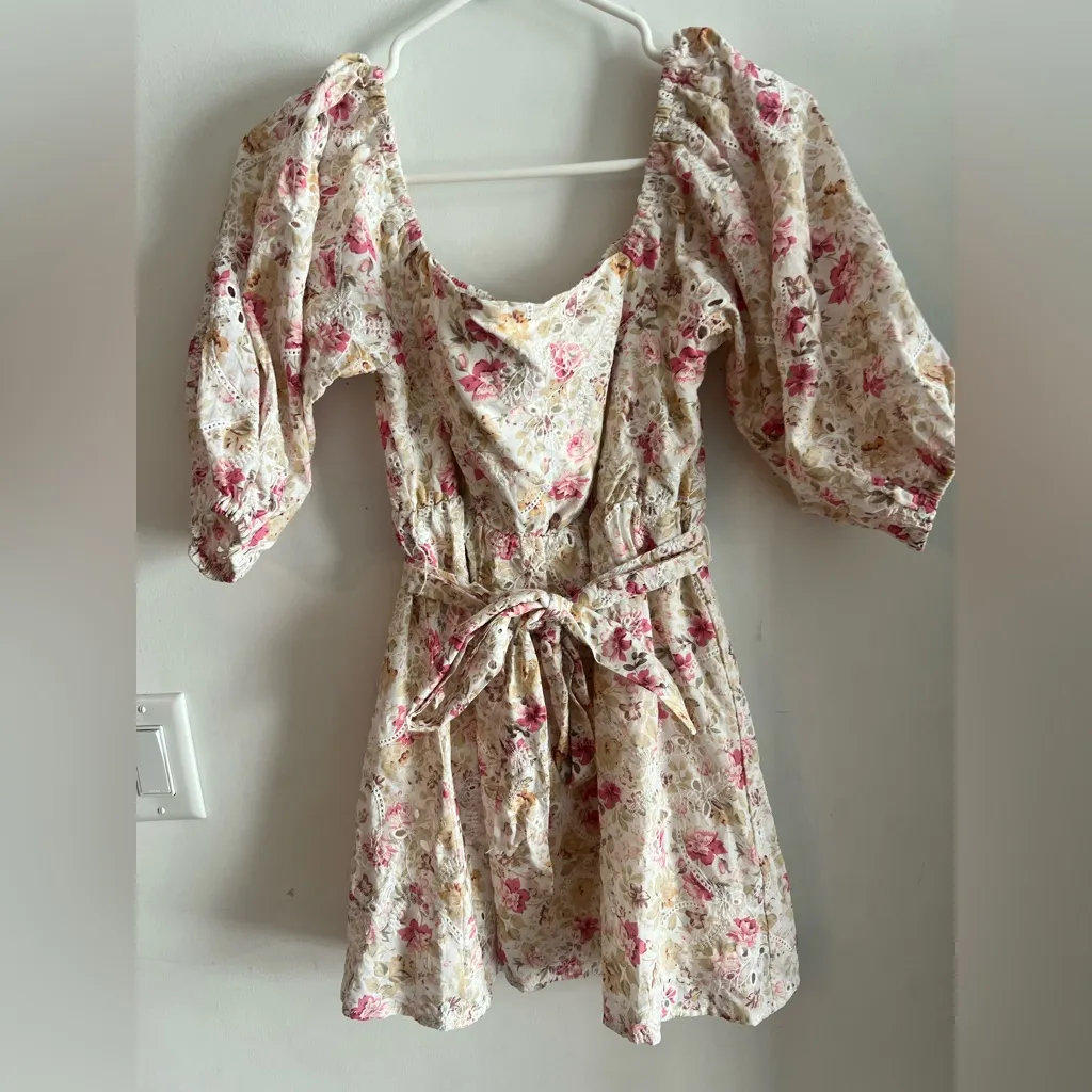 MINKPINK Cecile Mini Dress Size XS NWT Puff Sleeve Floral Eyelet - Image 7