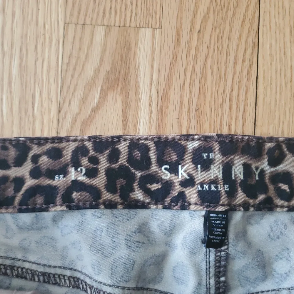 White House Black Market Animal Print The Skinny Ankle Jeans - Image 5