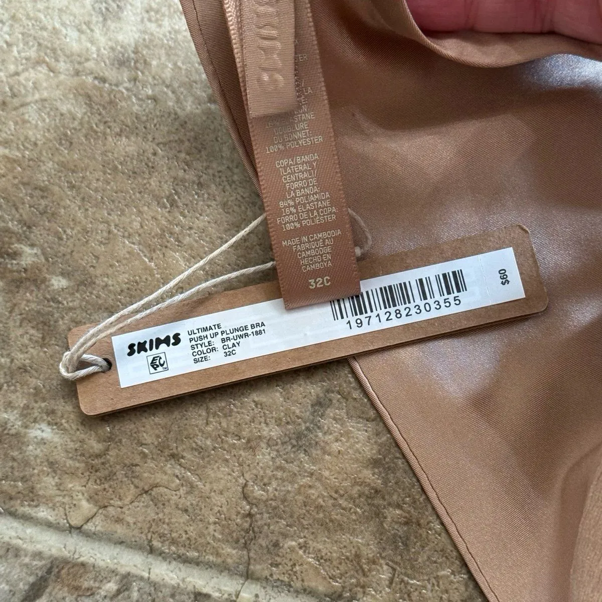 Skims Ultimate Collection Pushup Plunge Bra Clay Size 32C - Image 8