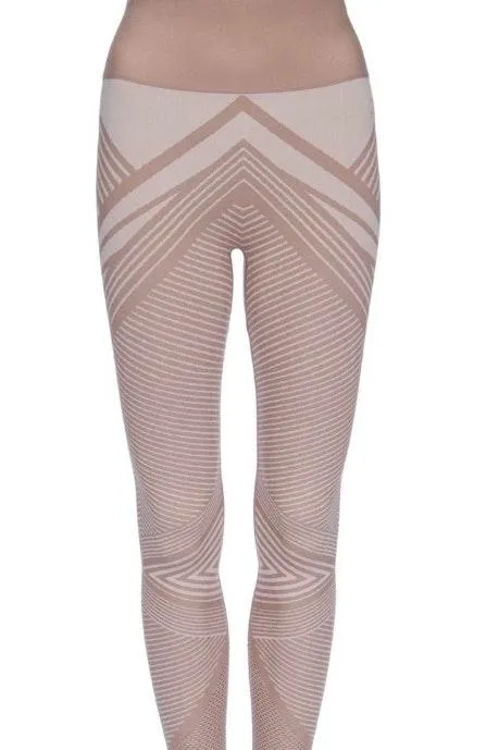 - The Dynamic Seamless Bra/Legging - Image 2