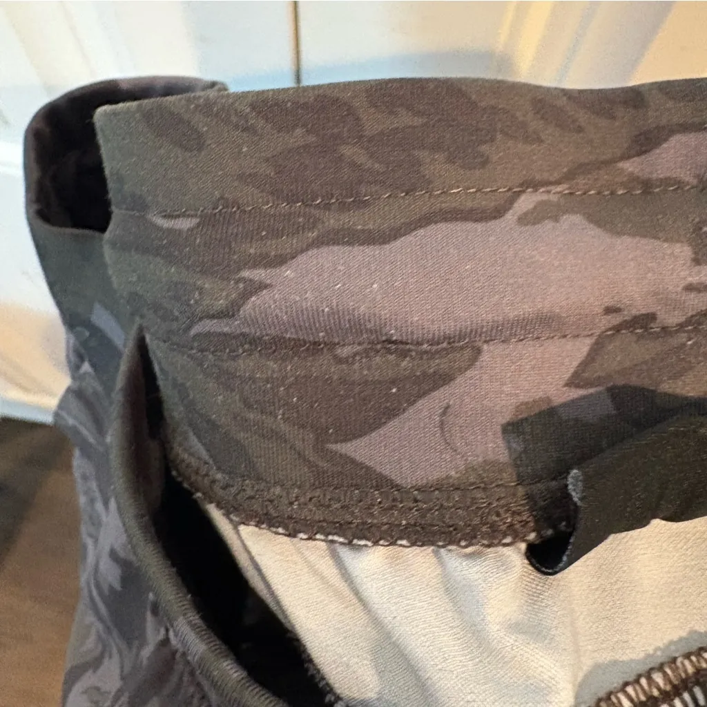 Under Armour Green Camo‎ Joggers Size Medium - Image 8