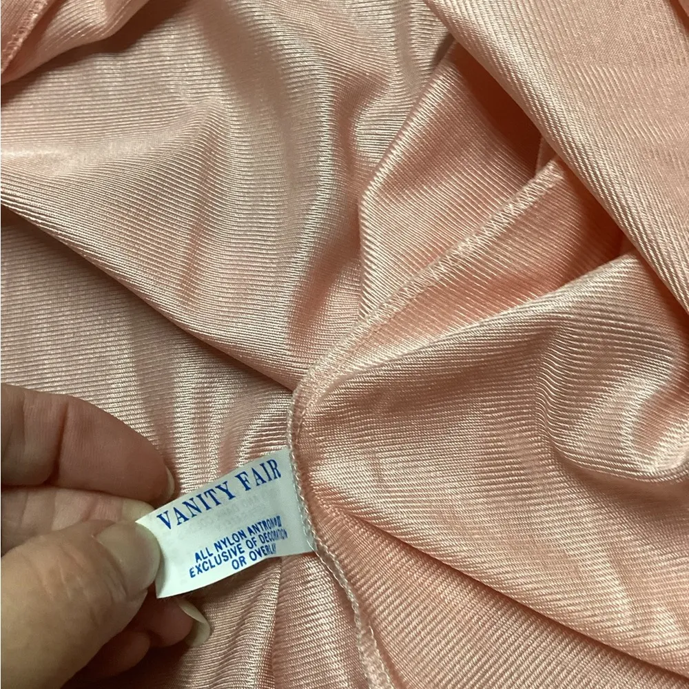 Vintage zip up robe from Vanity Fair. Size Medium - Image 5