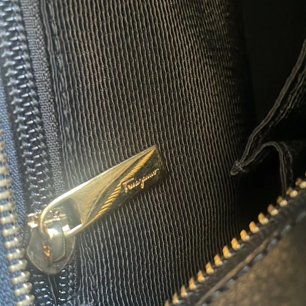 Salvatore Ferragamo bag - Image 14