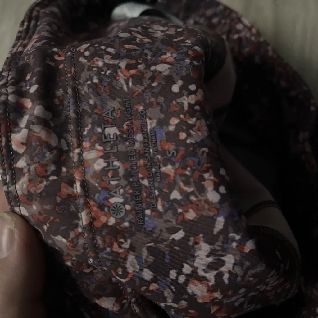 Athleta Rainier Printed Mesh Tight size small - Image 4