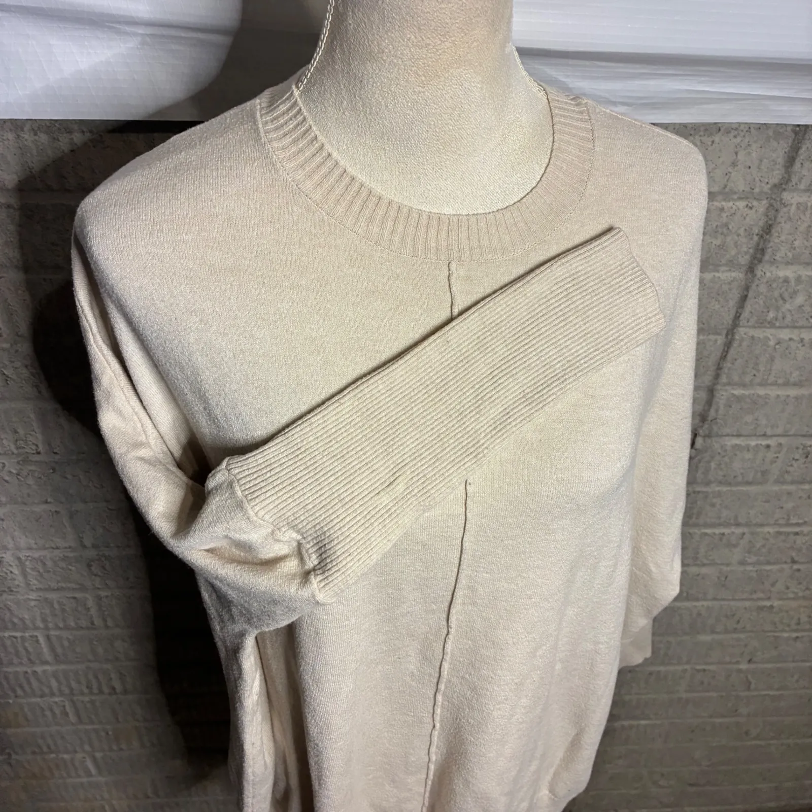 A Pea in the‎ Pod Beige Knit Sweater XS Dolman Sleeve Crew Neck Relaxed Fit - Image 2