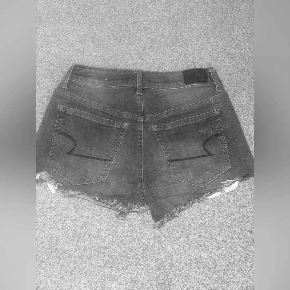 Women’s American Eagle Light Grey Wash “Vintage Hi Rise Festival” Denim Shorts - Image 3