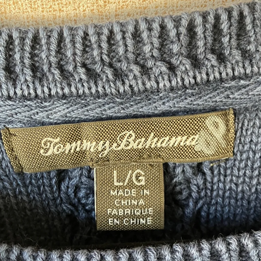 Tommy Bahama  Knit Pullover large - Image 2
