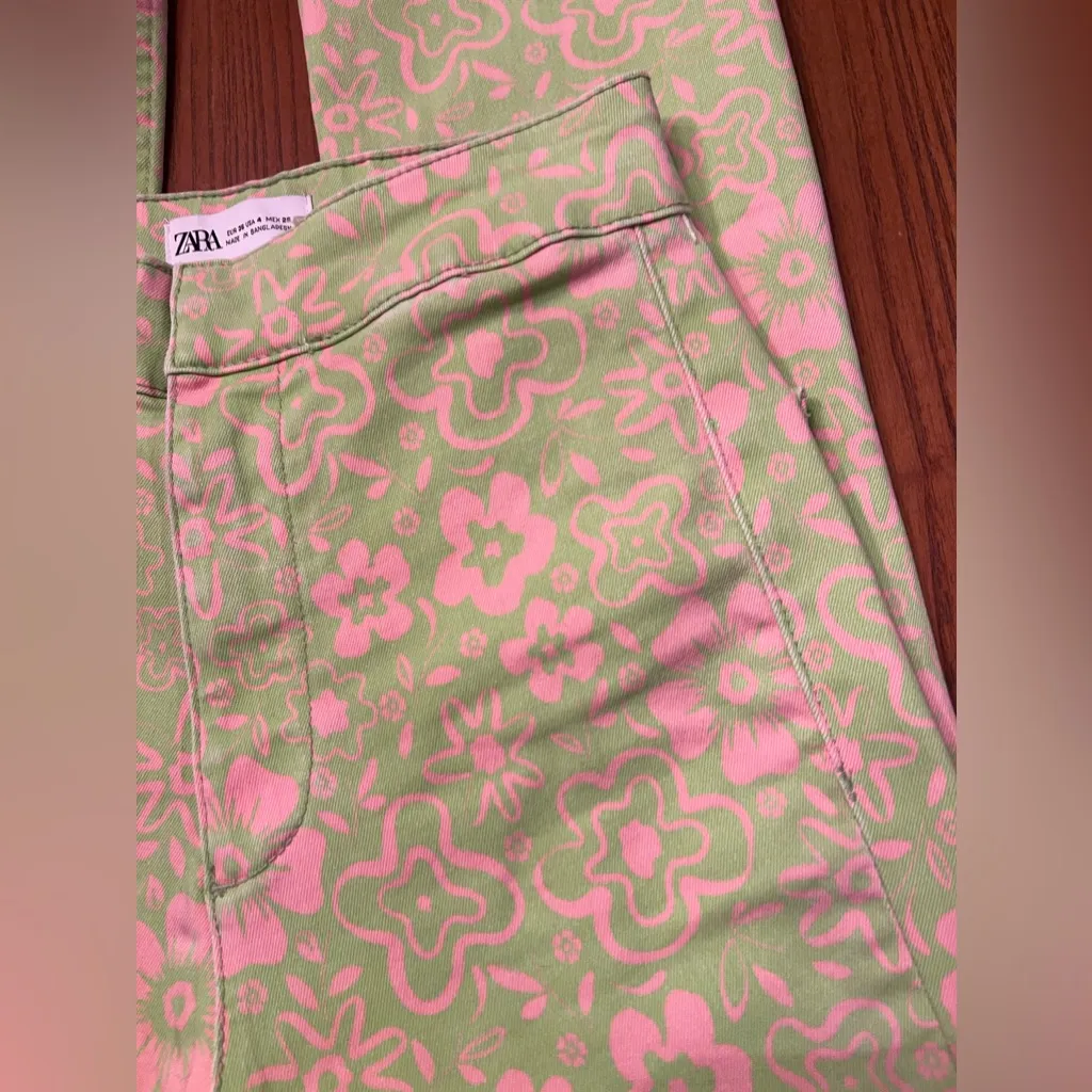 ZARA Green & Pink Floral Print Flare Cropped Stretch Denim Jeans Y2k‎ Size 4 - Image 6